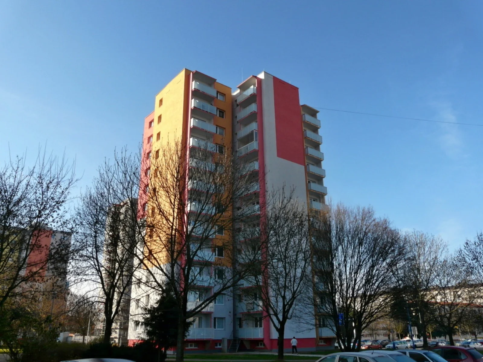 Centrum II 98 Dubnica nad Váhom, bytový dom po obnove