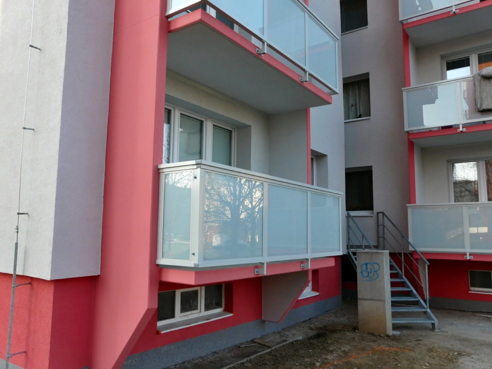 Centrum II 98 Dubnica nad Váhom, bočný pohľad