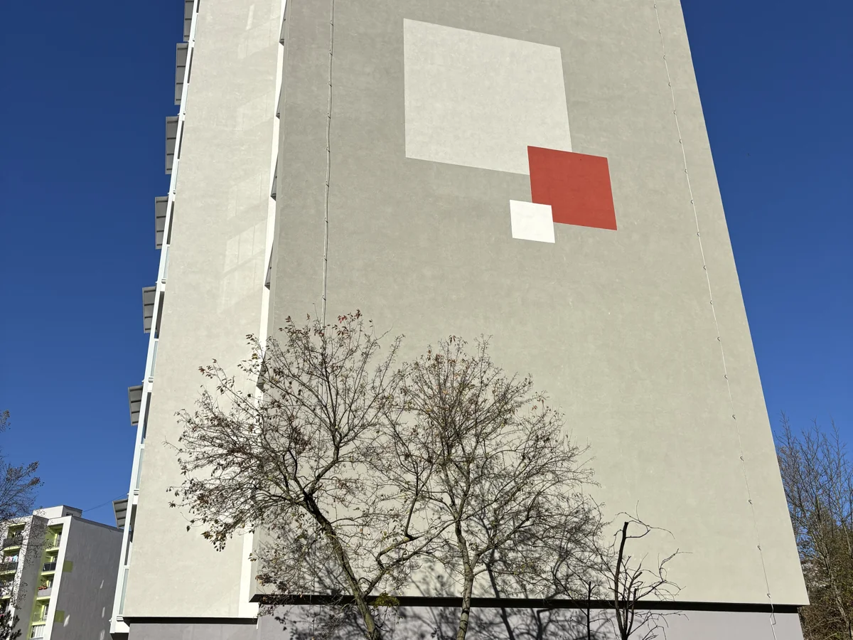 Halalovka 2392 Trenčín, vstupná strana