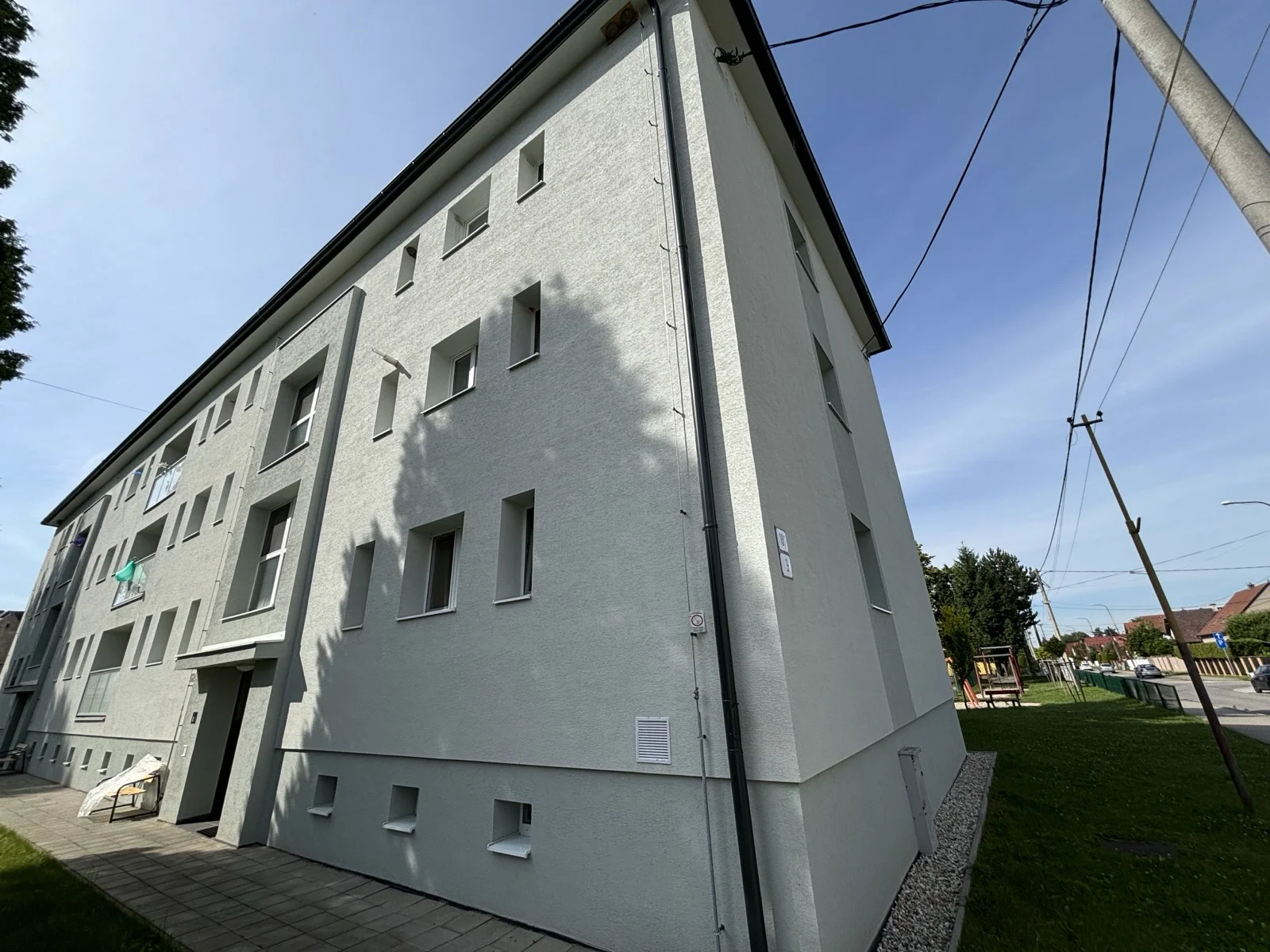 Kpt. Nálepku 181 Ilava, vchodová strana
