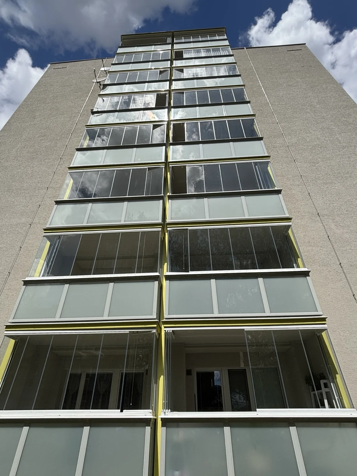Pod Hájom 962 Dubnica nad Váhom, bytový dom po obnove